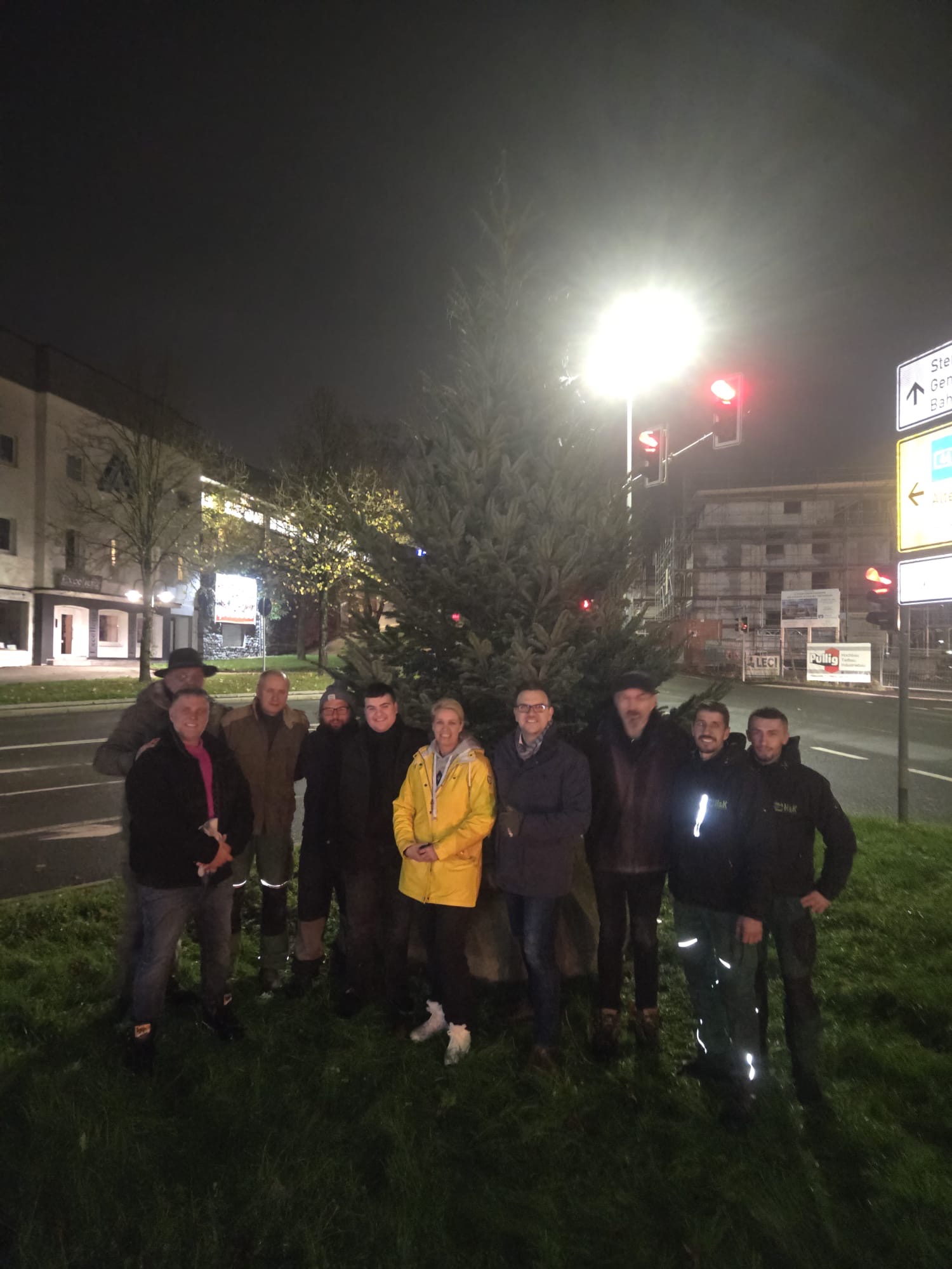 Letmathe bereitet sich auf Weihnachten vor: Weihnachtsbäume stehen bereit